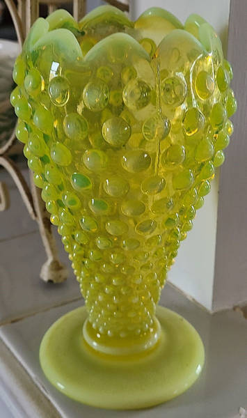 Hobnail Topaz (Opalescent) 6" Footed Crimped Cupped Vase