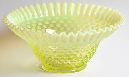 Hobnail Topaz (Opalescent) 9" Flared Bowl