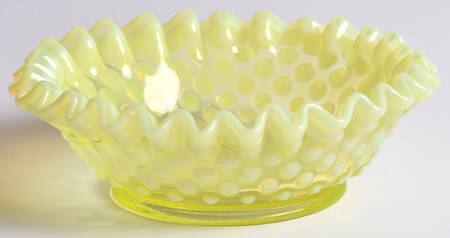 Hobnail Topaz (Opalescent) 5" Crimped Bon Bon