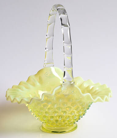 Hobnail Topaz (Opalescent) #389/3837 Hobnail 8" Basket