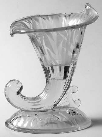 San Toy Cornucopia/Candleholder