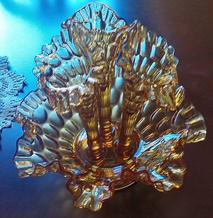 Thumbprint Colonial Amber 4-Piece Epergne