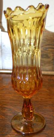 Thumbprint Colonial Amber 10" Swung Vase
