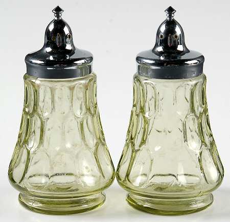 Thumbprint Colonial Green Shaker Set w/Metal Lids