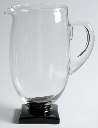 4020 Black Base (Stem 4020) 56 Oz Pitcher