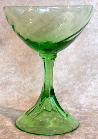 5083 Green (Spiral Optic) Champagne/Tall Sherbet