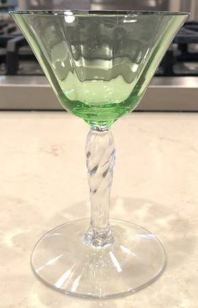 5097-5297 Green (Green Bowl, Clear Stem) Liquor Cocktail