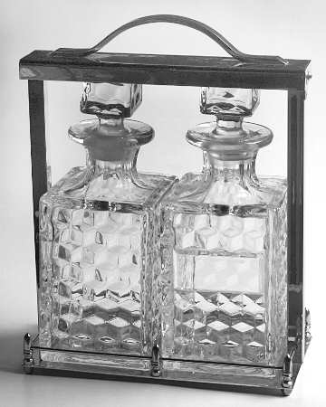 American Clear (Stem 2056) Decanter Set with Center Handle Side Lock Carrier