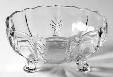 Baroque Clear 3-Toed Cupped Nut Bowl (Baroque Shape)