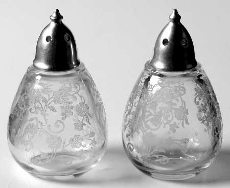 Buttercup Shaker Set w/Metal Lids