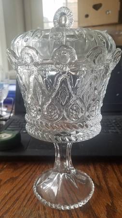 Crown Collection (Giftware) #2750 Chalice & Lid