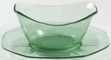 Fairfax Green (line 2375) Sauce Boat with Underplate