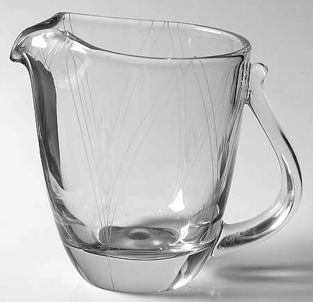 Heraldry 16 Oz Pitcher