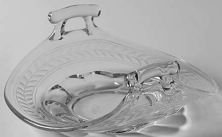 Laurel (Stem 6017) 5" Handled Bon Bon
