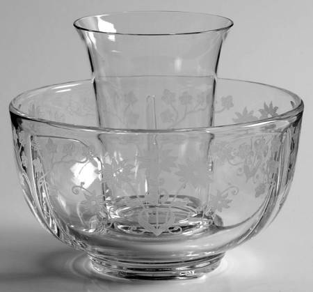 Manor Clear Ice Dish with Tomato Insert
