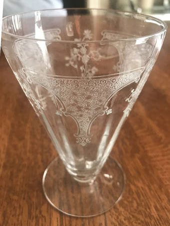 Melrose 10 Oz Footed Tumbler