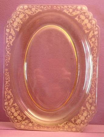 Minuet Yellow (Stem 4020, Yellow Stem) Under 13" Platter