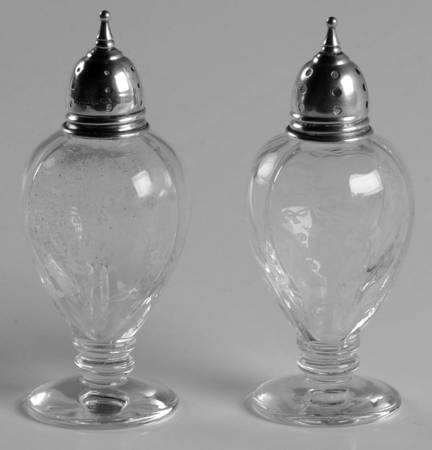 Navarre Clear Footed Shaker Set & Metal Lids
