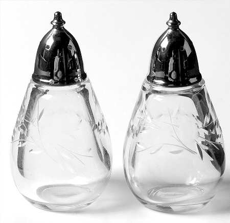 Nosegay Shaker Set w/Metal Lids