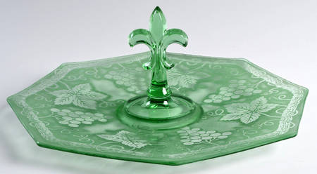 Oak Leaf Green (Brocade) Octagonal Tray with Center Handle