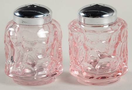 Pebble Beach Pink Shaker Set w/Metal Lids