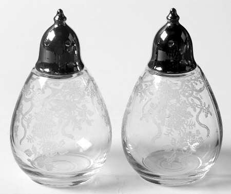 Romance Shaker Set w/Metal Lids