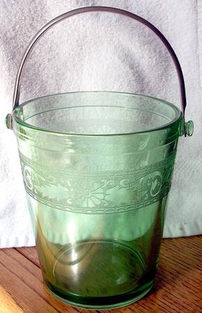 Seville Green Ice Bucket with Detachable Handle