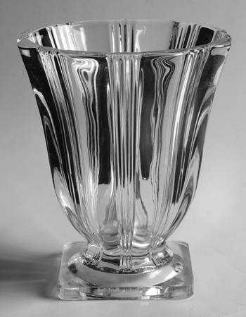 Sunray Clear 8" Flower Vase