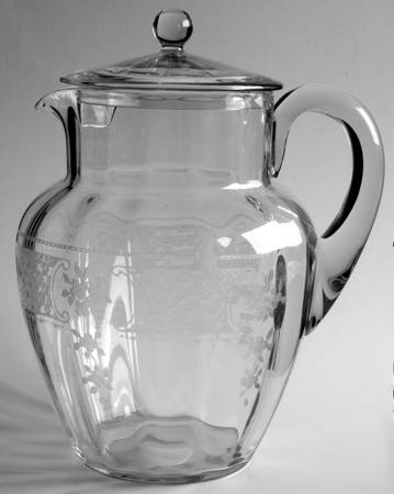 Washington 88 Oz Pitcher & Lid