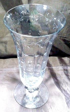 Watercress 9" Footed Vase