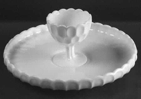 Thumbprint Milkglass Chip & Dip Set