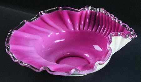 Peach Crest Shell Shape Bowl