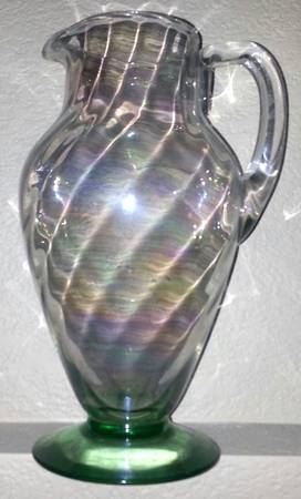 5082-5282 Green Clear Swirl Iridescent 68 Oz Pitcher