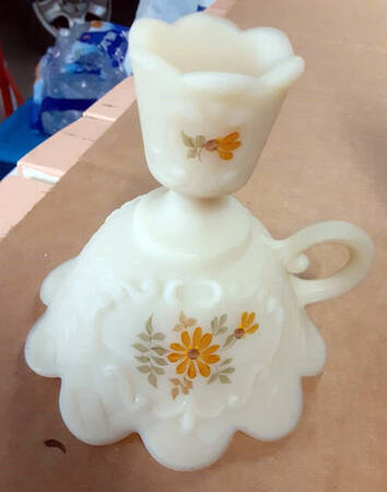 Daisies on Cameo Satin 4" Single Light Candlestick