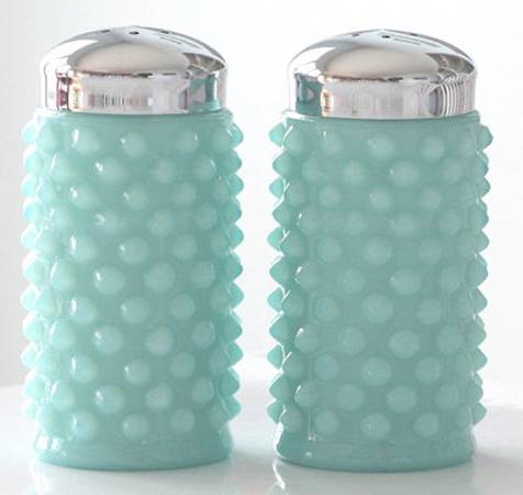 Hobnail Turquoise Shaker Set w/Metal Lids