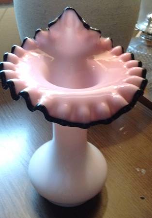 Black Rose (Crest) 8" Crimped Tulip Vase