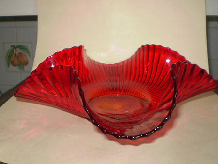 Sheffield Ruby Crimped Bowl