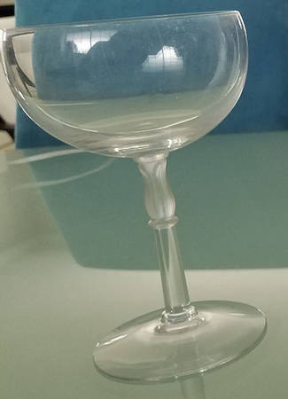 6113 Claret Wine
