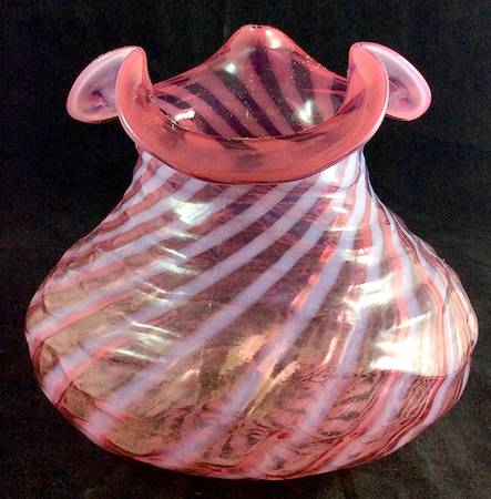 Spiral Optic Cranberry (Opalescent) 7" Crimped Vase