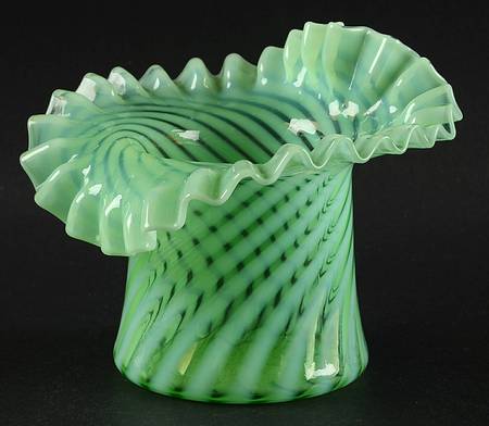 Spiral Optic Green (Opalescent) 6" Crimped Tulip Vase