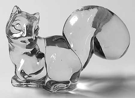 Animals & Figurines #2631/702B Crouching Squirrel