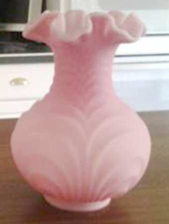 Rose Satin 7" Crimped Vase