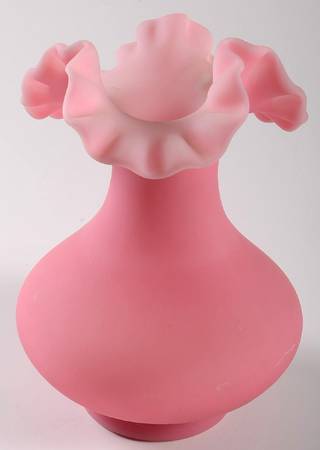 Rose Satin 7" Double Crimped Vase