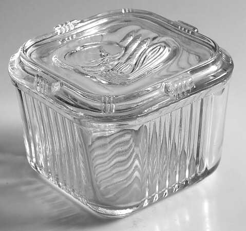 FEG18 Small Square Refrigerator Dish & Lid