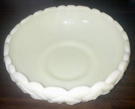 Custard Satin 9" Round Bowl