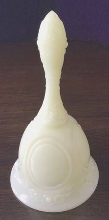 Custard Satin Medallion Bell