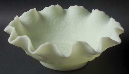 Custard Satin 8" Round Crimped Bowl