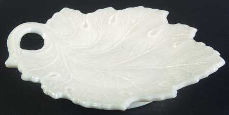 Leaf Milkglass 8" Decorative Plate