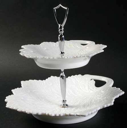 Leaf Milkglass 2 Tier Serving Tray