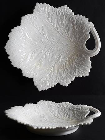 Leaf Milkglass 11" Leaf Plate